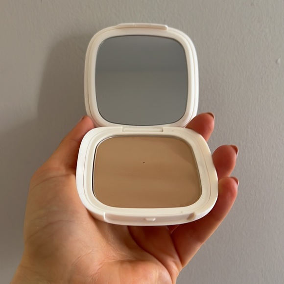 VESCA
KISSED BY
SOFT-MATTE BRONZING POWDER - Picture 3 of 4